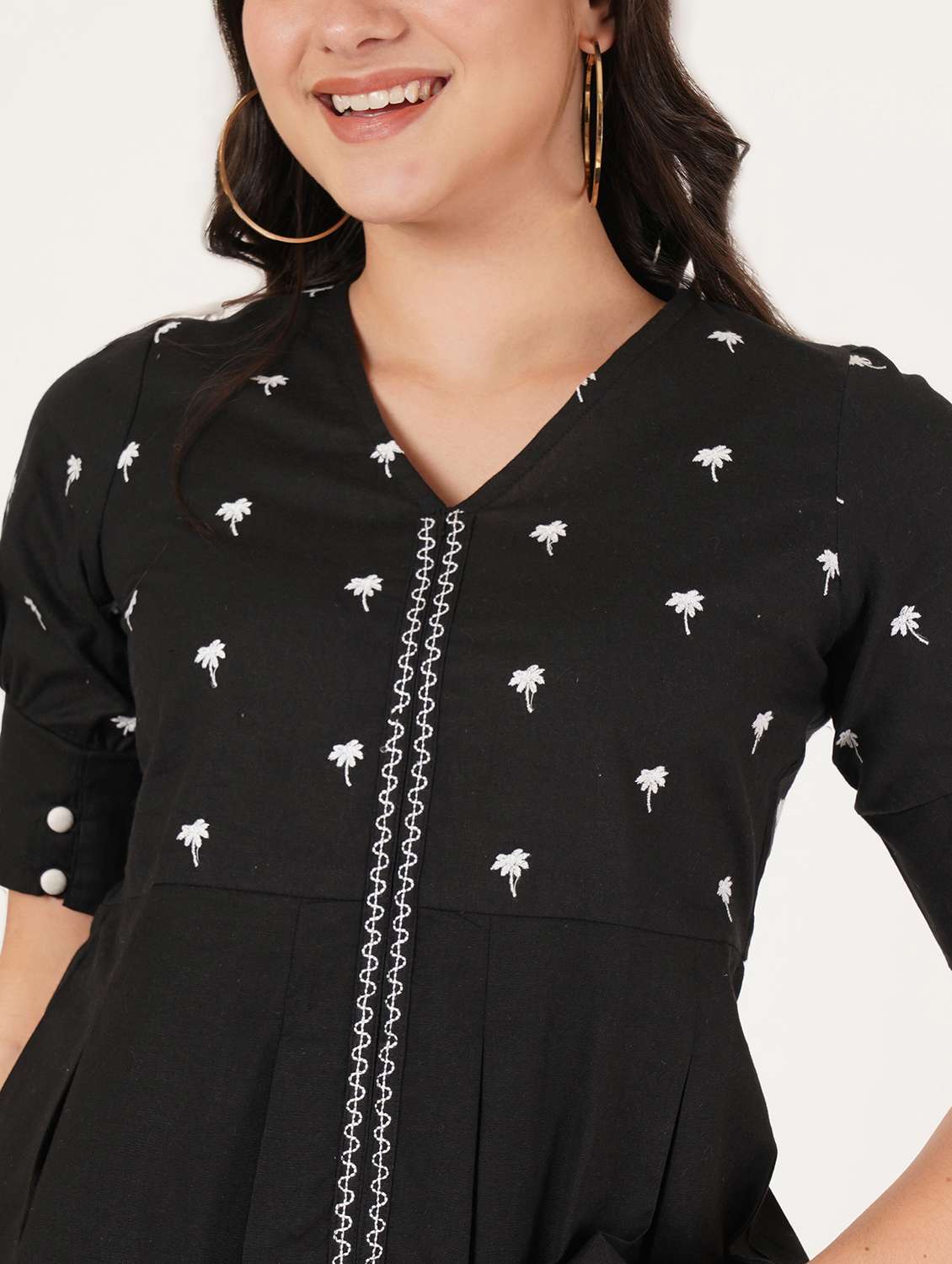 women embroidered short sleeve a-line kurti - 22084214 - Standard Image - 3