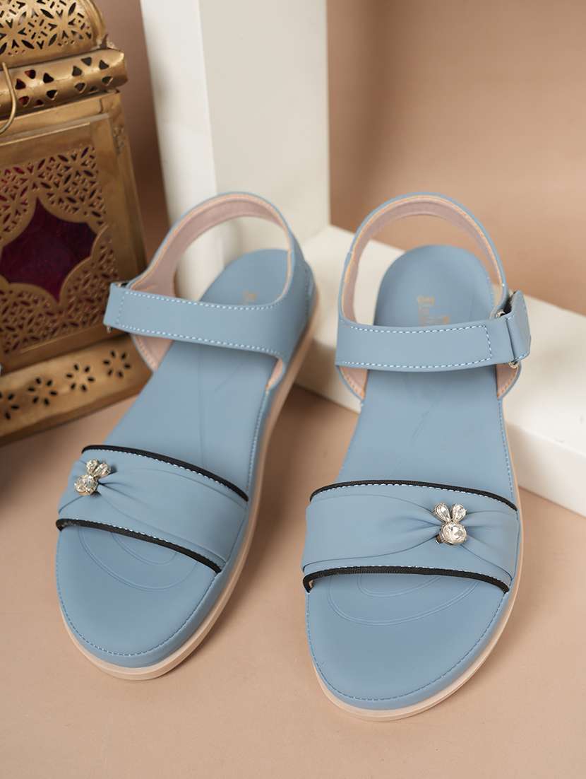 women solid back strap wedge