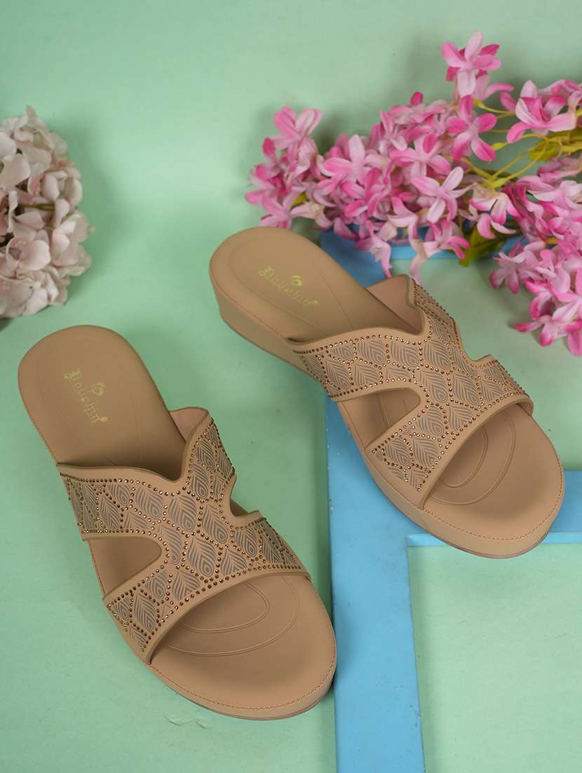 women solid slip on wedges - 22084636 - Zoom Image - 0