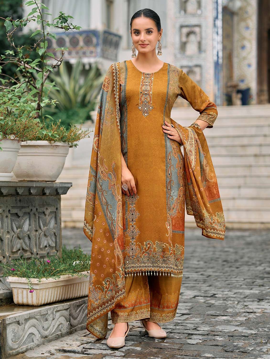 women printed three quarter sleeve kurta palazzo with dupatta set