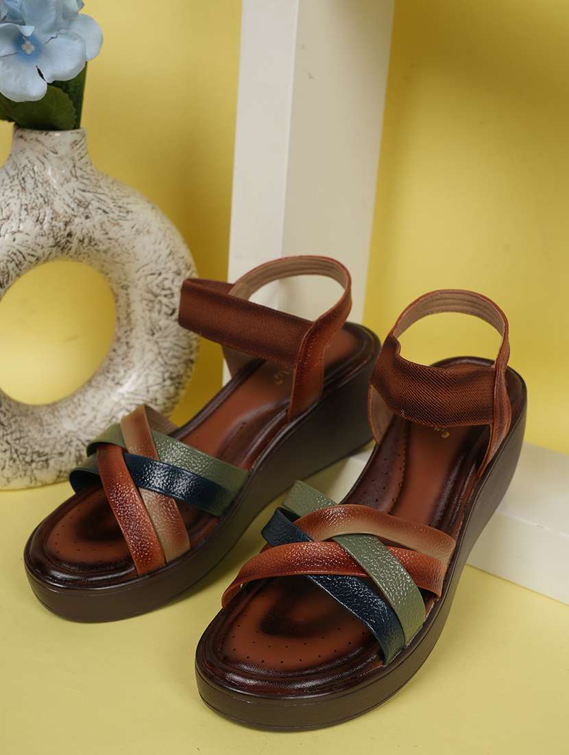 women solid back strap platform wedges - 22084759 - Zoom Image - 0