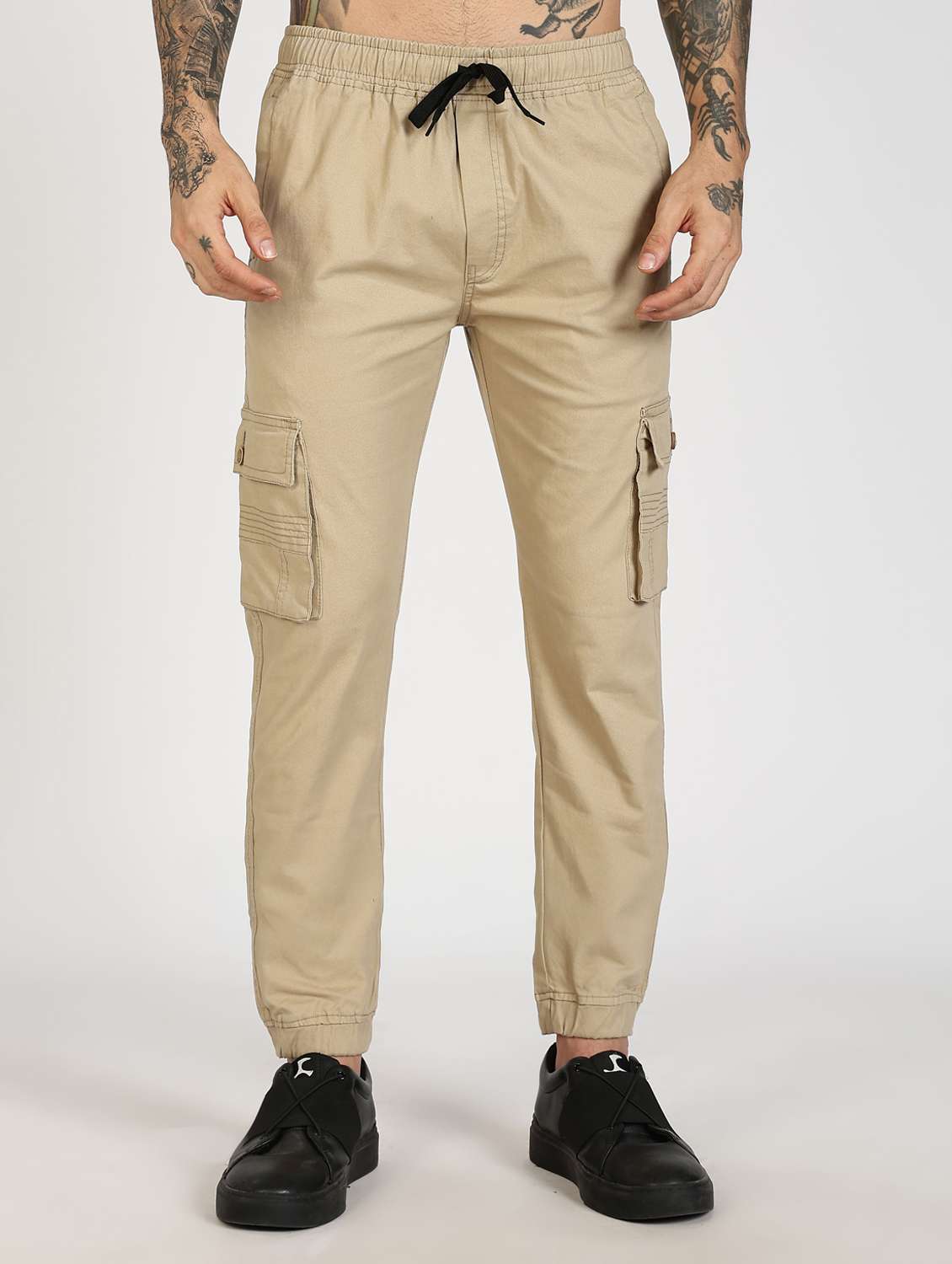 men solid mid rise regular fit jogger