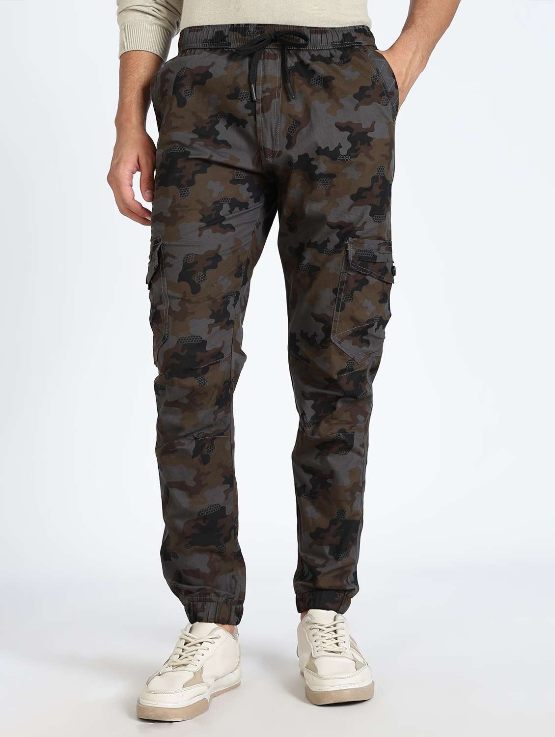 men camouflage mid rise regular fit jogger