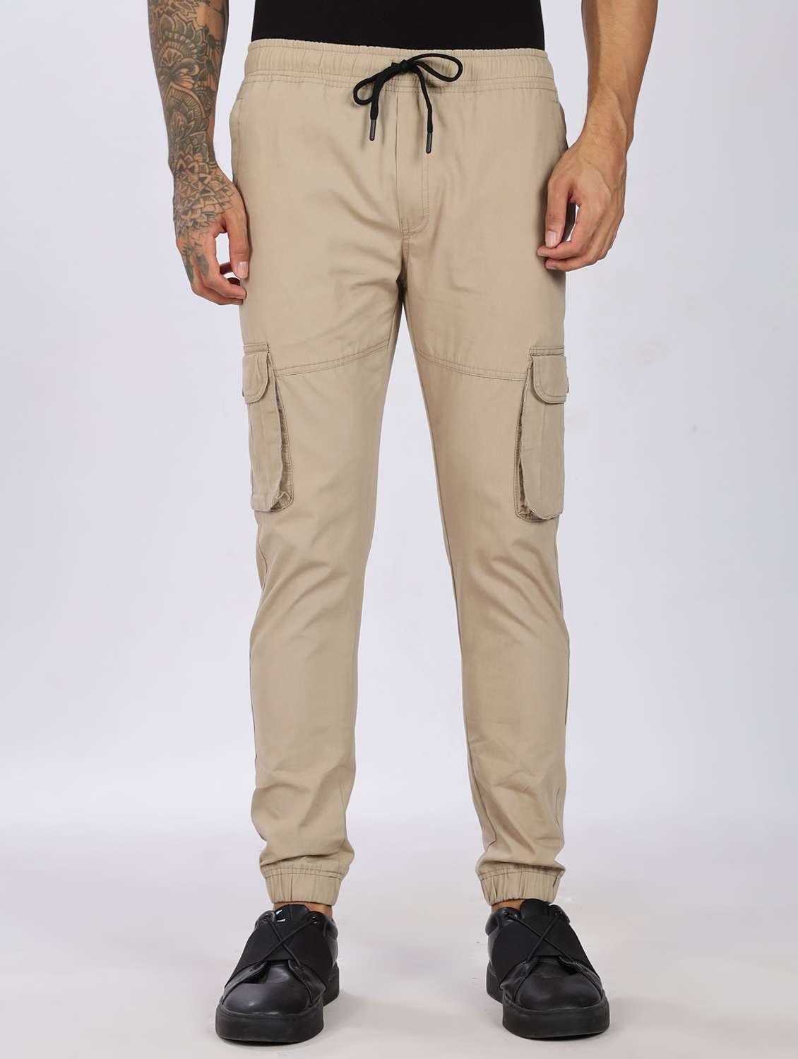 men solid mid rise regular fit jogger