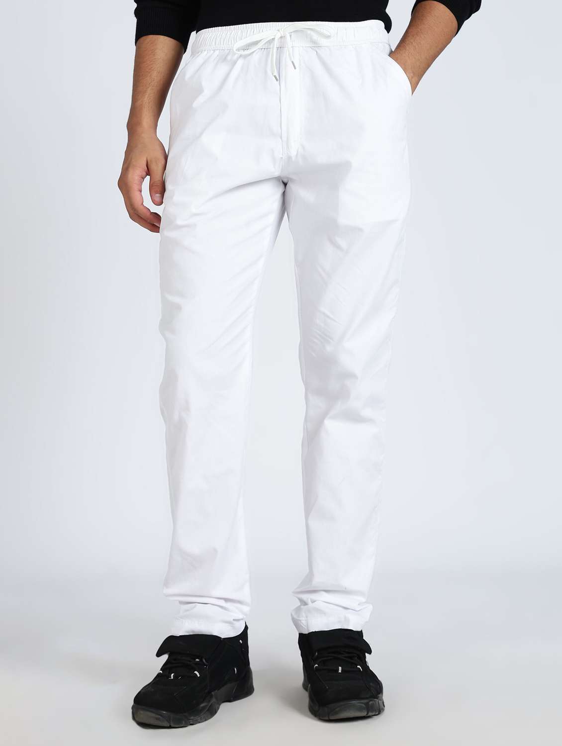 men solid mid rise chinos casual trouser