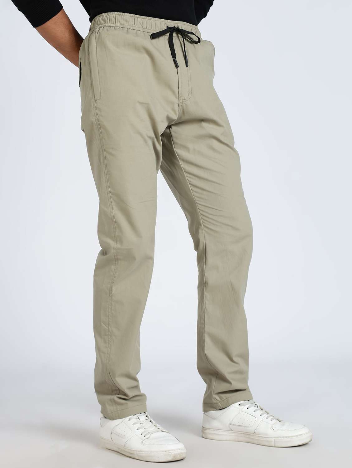 men solid mid rise chinos casual trouser
