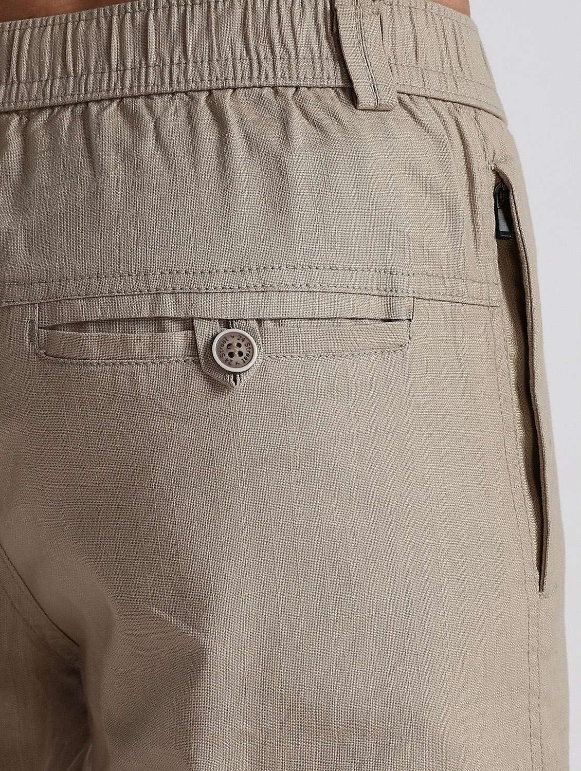 men solid mid rise regular fit shorts - 22084969 - Standard Image - 3