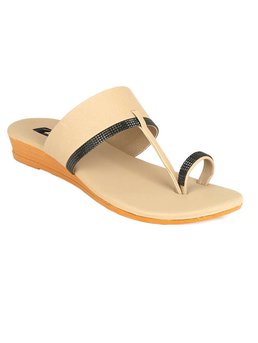 women solid one toe slip on flat sandals - 22085254 -  Zoom Image - 0