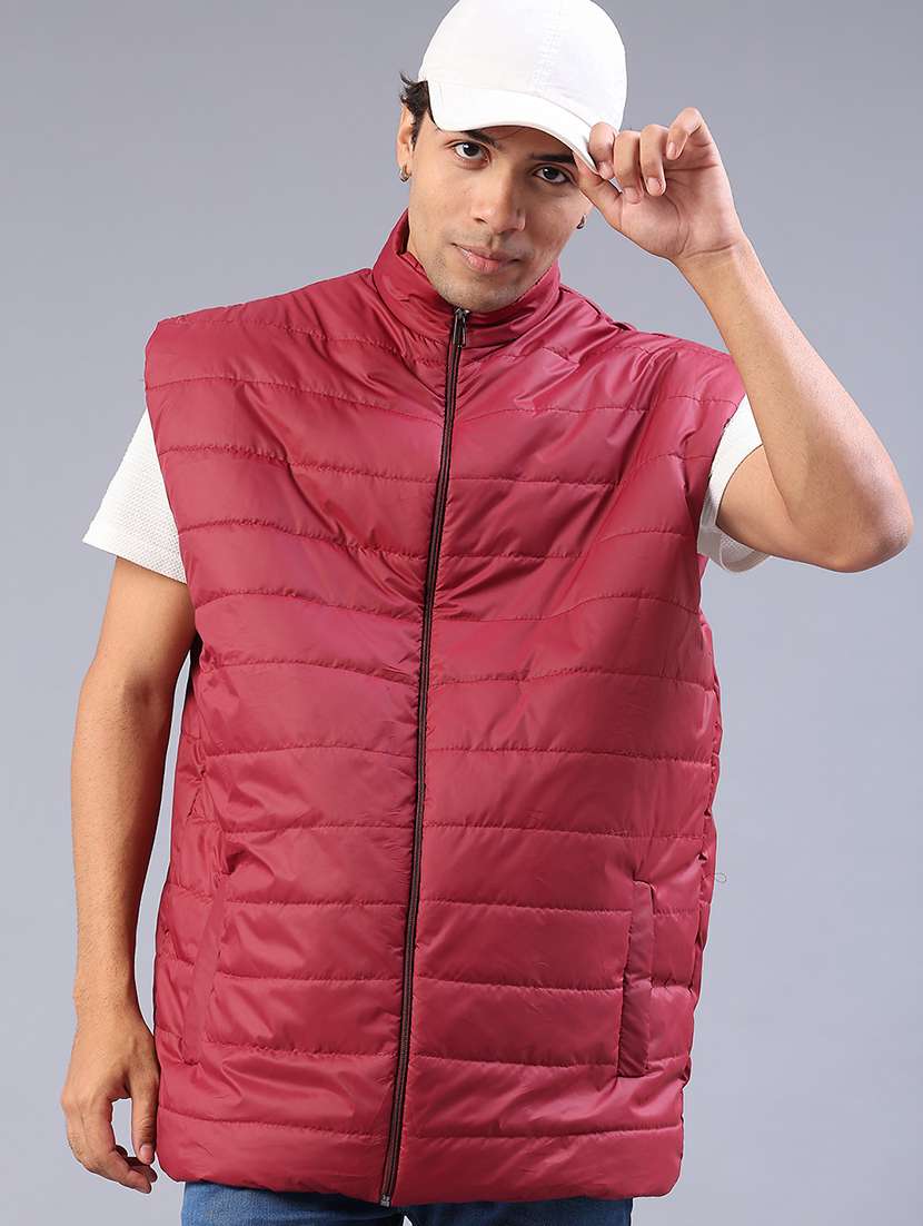 men solid sleeveless lightweight puffer jacket