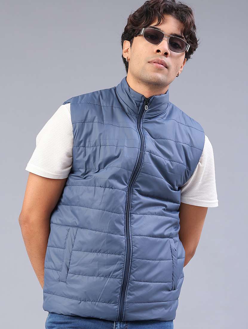 men solid sleeveless lightweight puffer jacket
