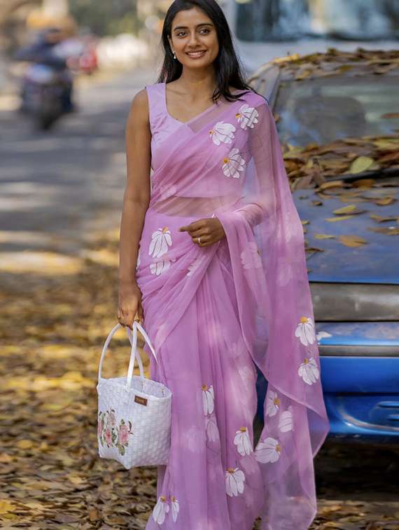 women floral printed saree with blouse - 22085848 -  Standard Image - 3