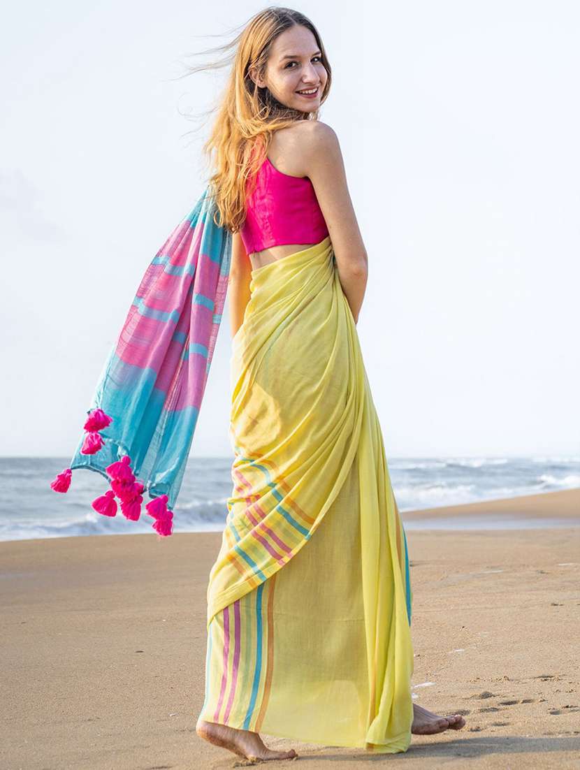 women striped handloom saree with blouse - 22085851 - Standard Image - 3