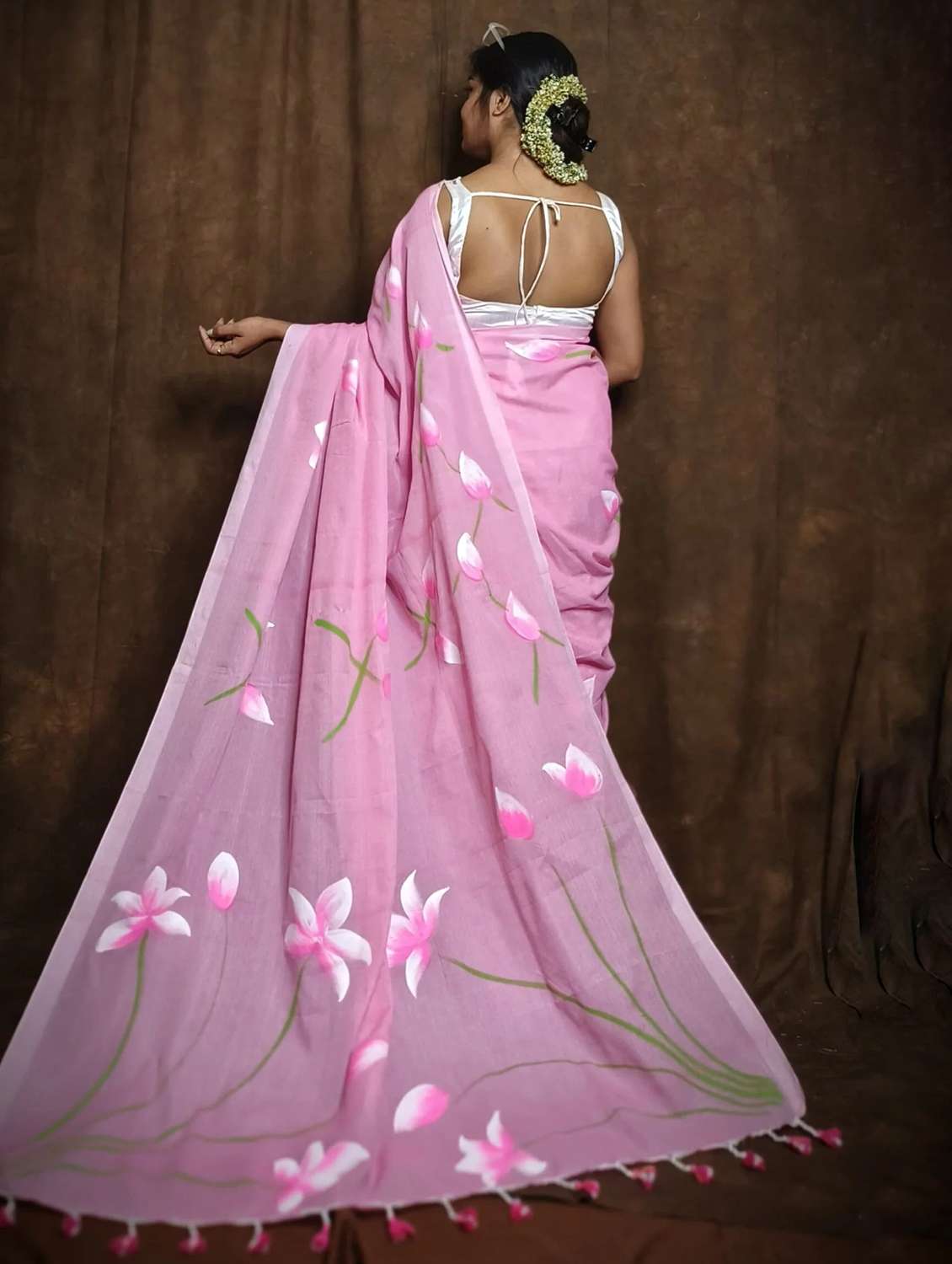 women floral printed saree with blouse - 22085857 - Standard Image - 3