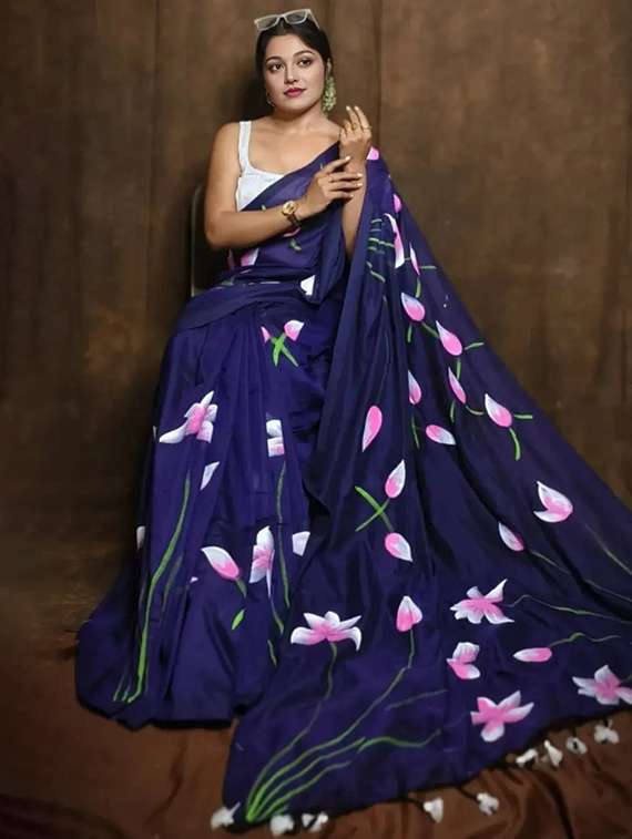 women floral printed saree with blouse
