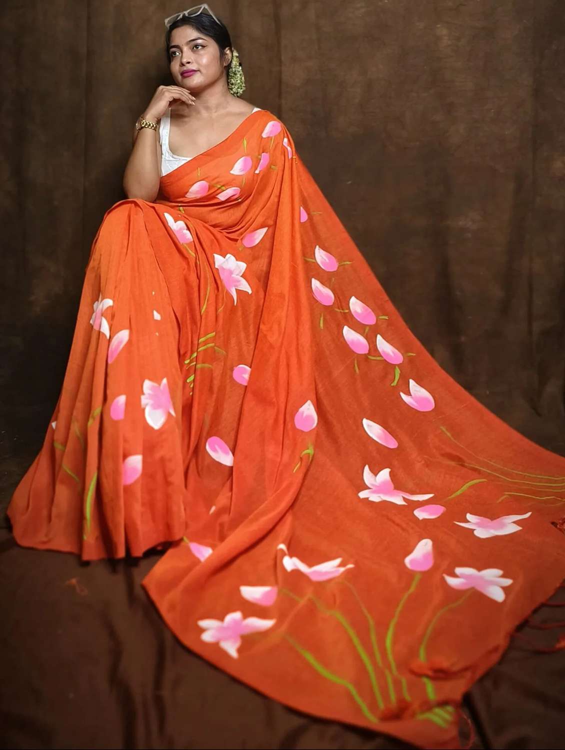 women floral printed saree with blouse - 22085860 -  Standard Image - 3