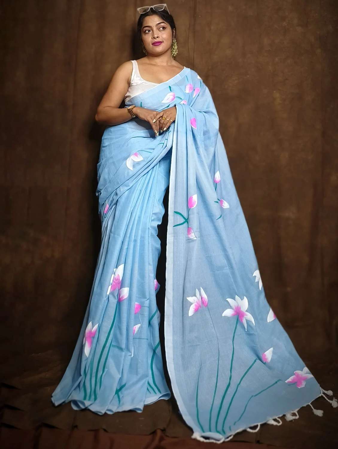 women floral printed saree with blouse - 22085865 -  Zoom Image - 0