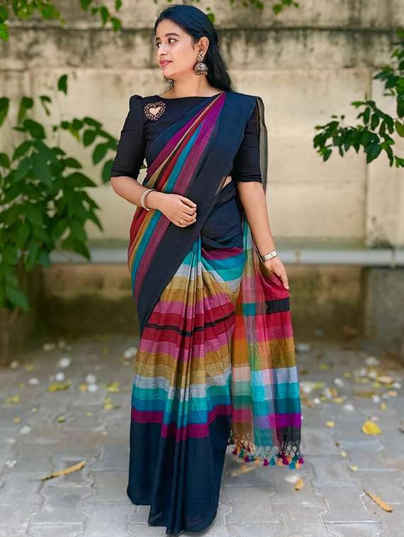 women striped printed saree with blouse - 22085867 - Zoom Image - 0