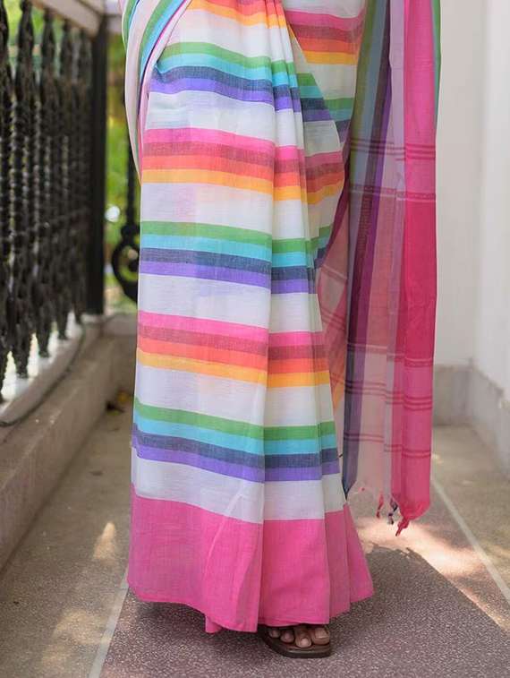 women striped printed saree with blouse - 22085874 - Standard Image - 5