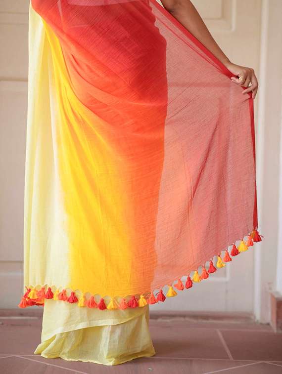 women tie & dye printed saree with blouse - 22085875 - Standard Image - 5