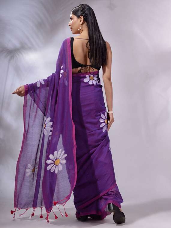 women floral printed saree with blouse - 22085880 -  Standard Image - 3