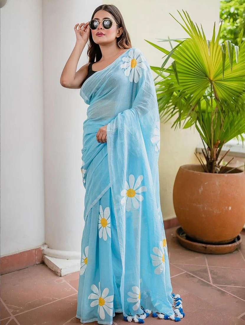 women floral printed saree with blouse - 22085881 - Zoom Image - 0
