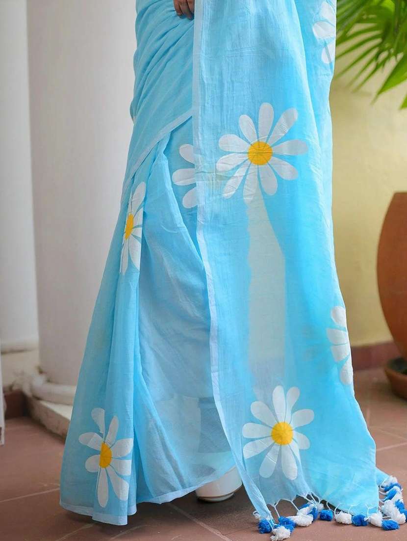 women floral printed saree with blouse - 22085881 - Standard Image - 3