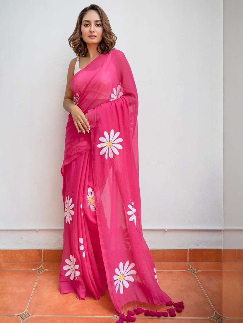women floral printed saree with blouse - 22085886 - Zoom Image - 0