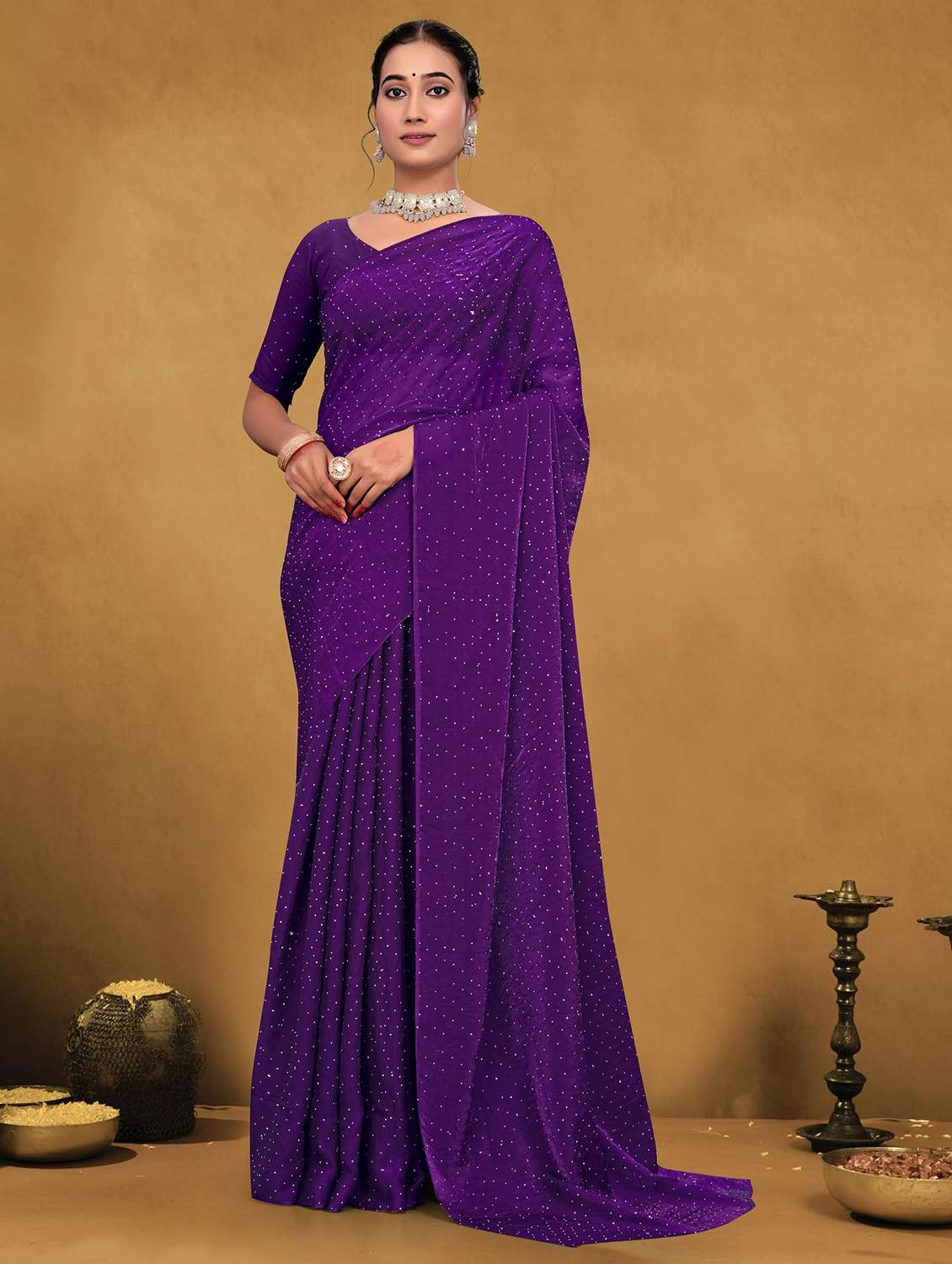 women solid with work embellished saree with blouse - 22085904 -  Zoom Image - 0