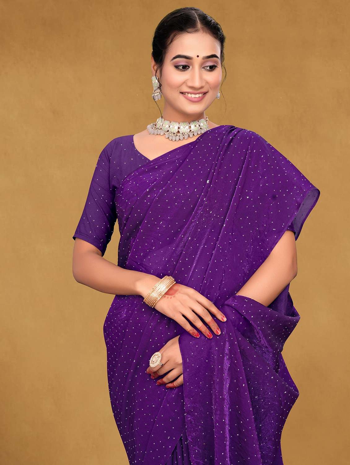 women solid with work embellished saree with blouse - 22085904 - Standard Image - 3
