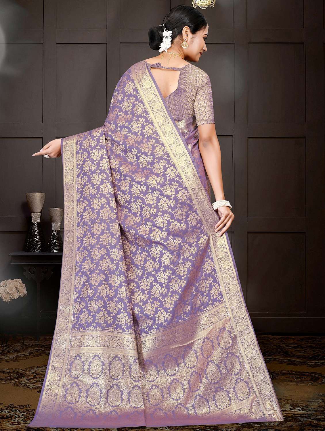 women self design banarasi saree with blouse - 22085906 - Standard Image - 3