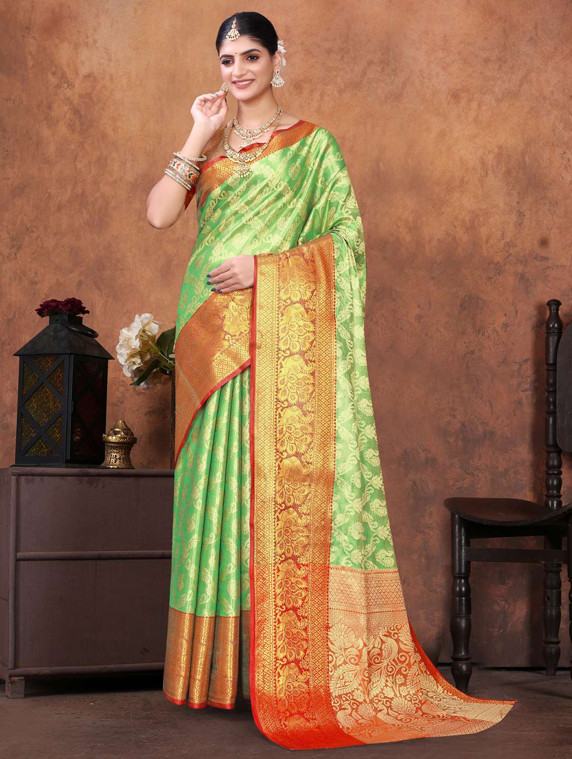 women self design kanjivaram saree with blouse - 22085917 - Zoom Image - 0