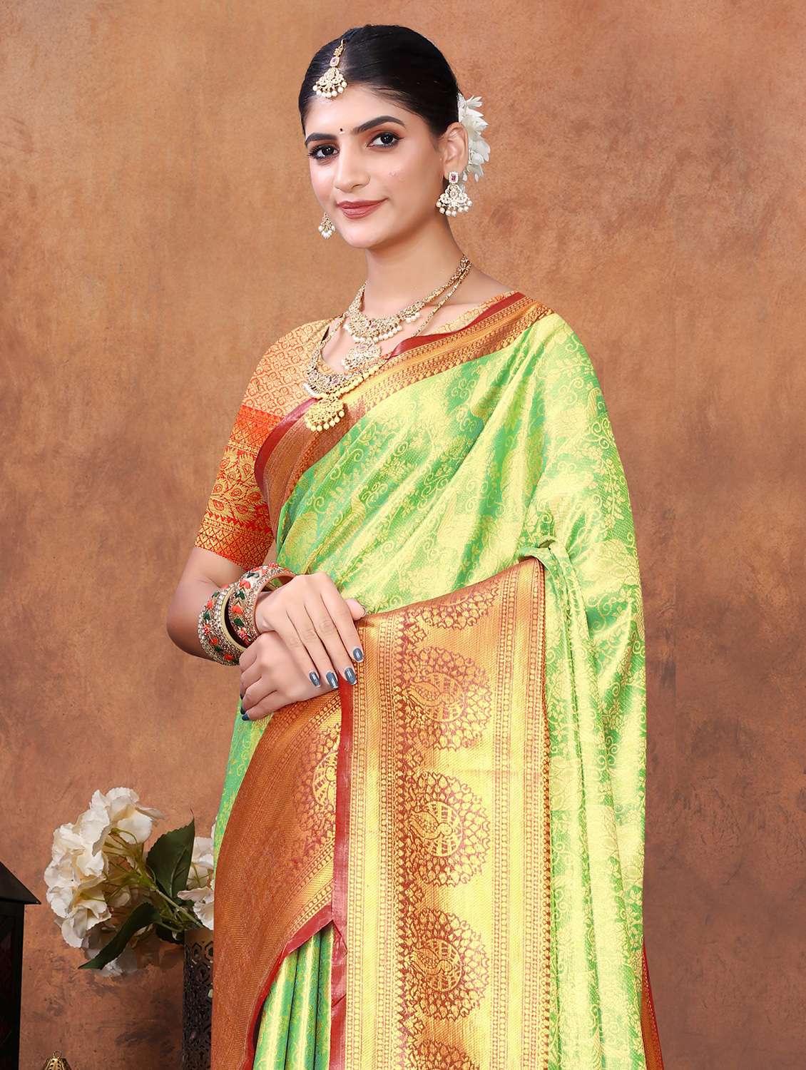 women self design kanjivaram saree with blouse - 22085921 - Standard Image - 3