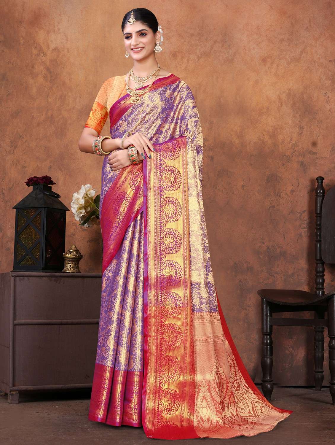 women self design kanjivaram saree with blouse