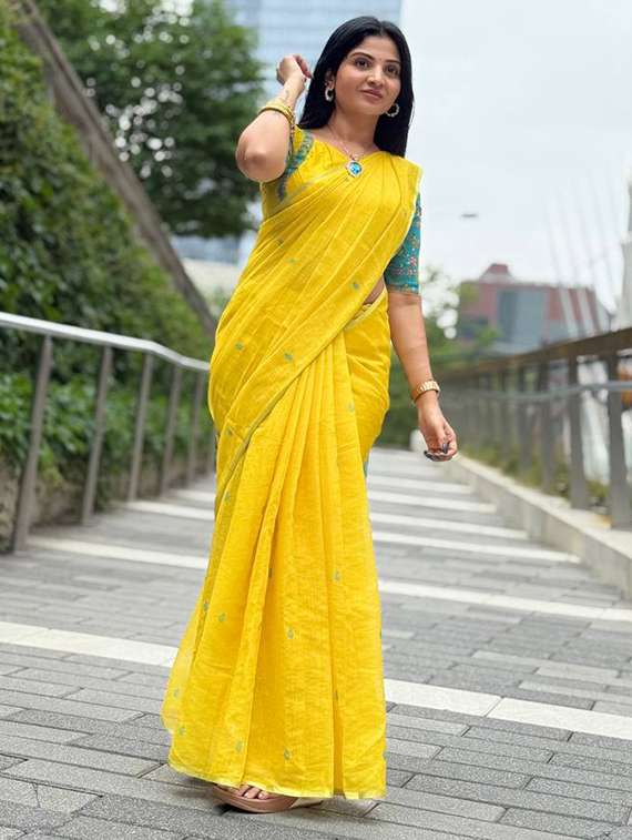 women printed casual wear saree with blouse - 22085932 - Standard Image - 3