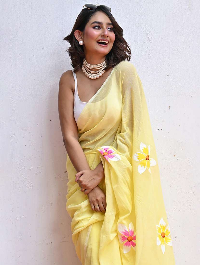 women floral printed saree with blouse - 22085934 - Standard Image - 3