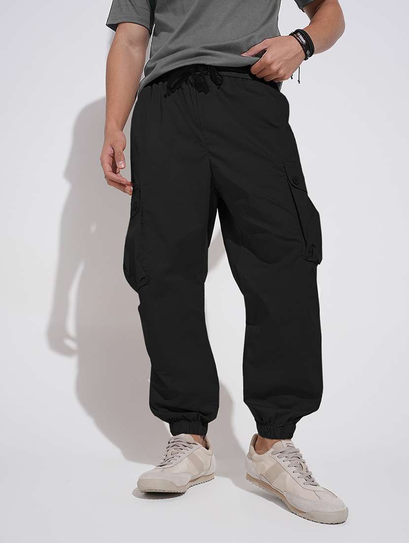 men solid low rise regular fit jogger