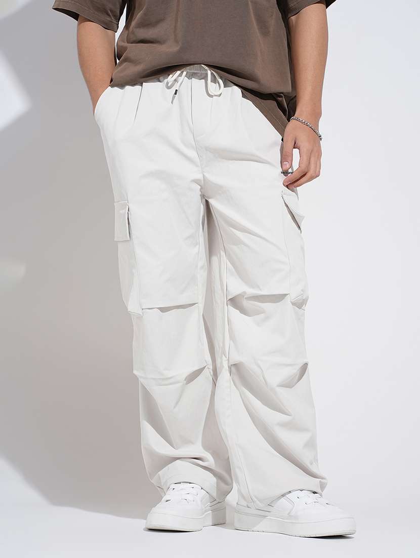 men solid low risee relaxed fit cargo