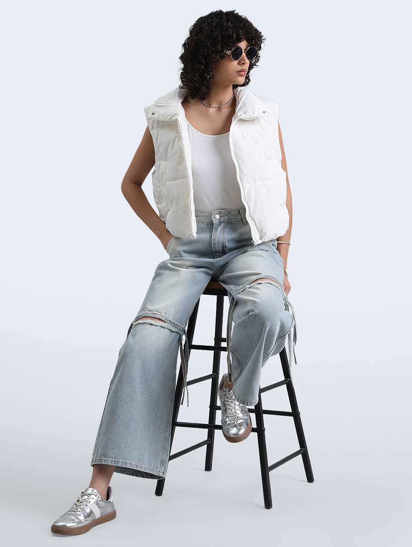 women white solid sleeveless quilted jacket - 22086219 - Standard Image - 5