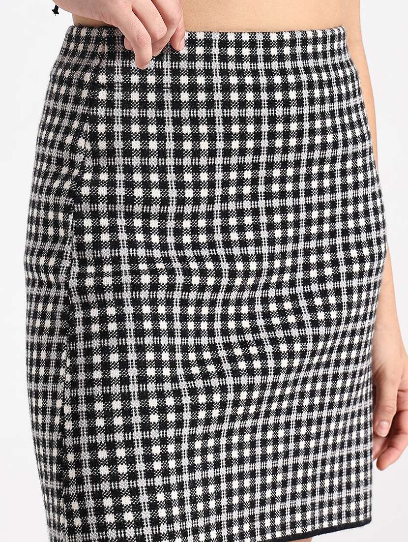 women checkered high rise straight skirt - 22086264 - Standard Image - 5