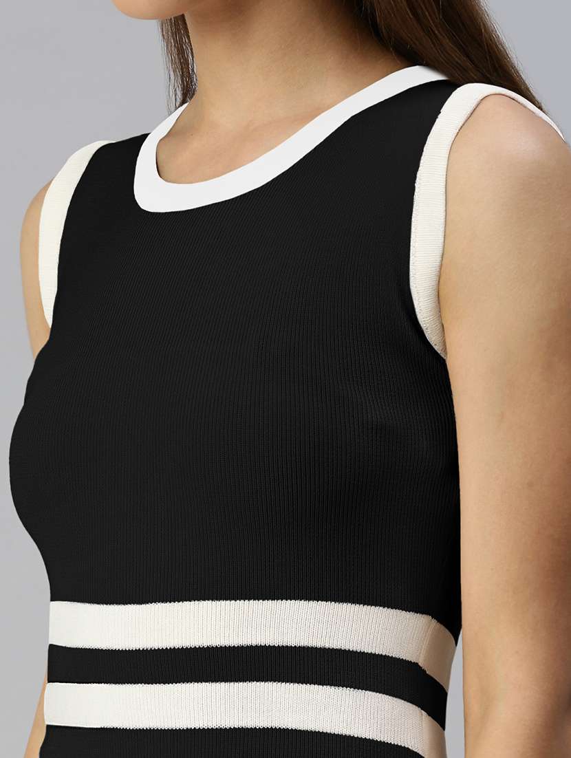 women black solid sleeveless bodycon dress - 22086283 -  Standard Image - 5