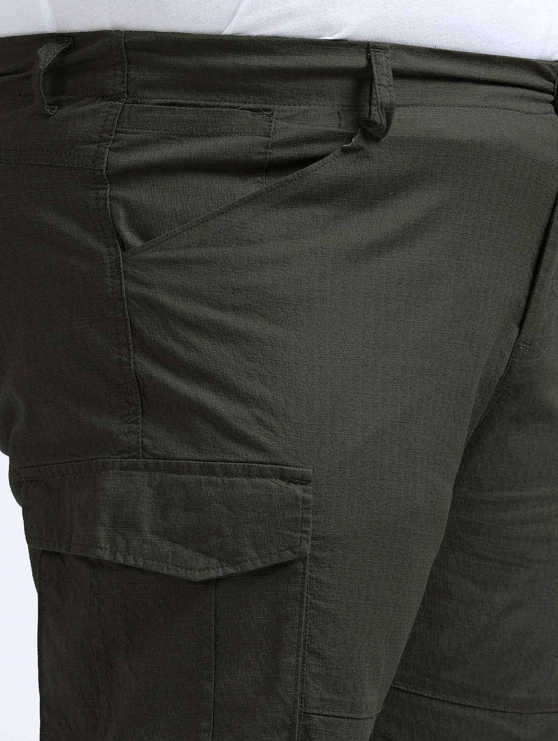 men plus size solid mid rise regular fit cargo - 22086650 - Standard Image - 3