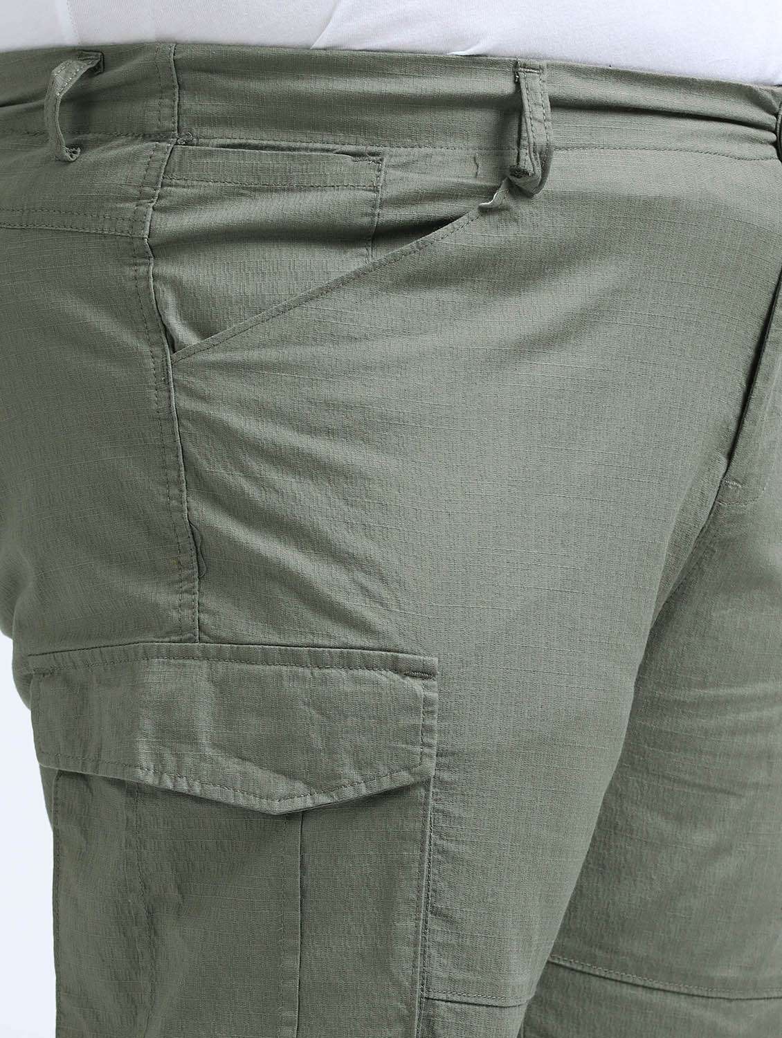 men plus size solid mid rise regular fit cargo - 22086652 - Standard Image - 3