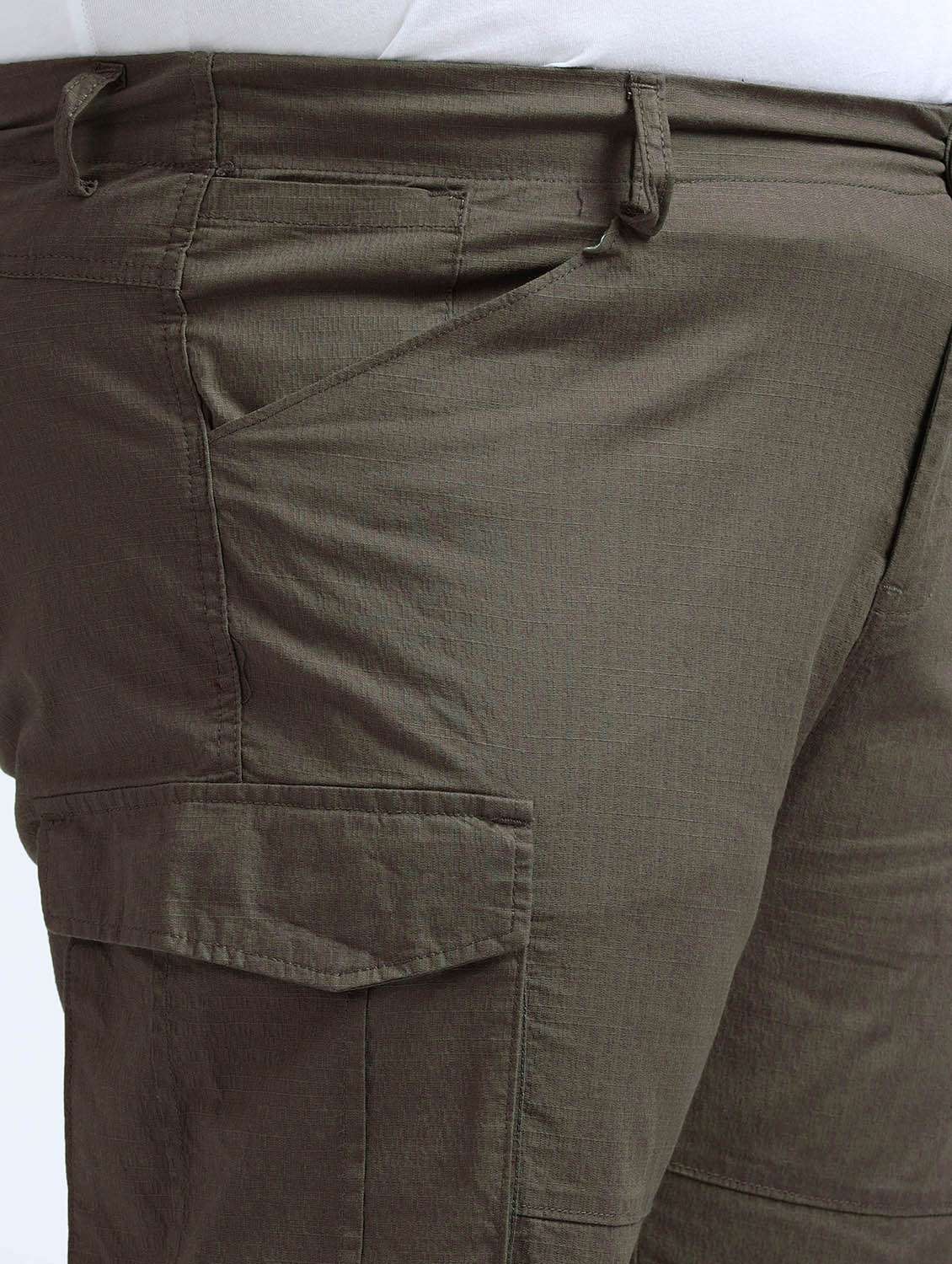men plus size solid mid rise regular fit cargo - 22086654 - Standard Image - 3