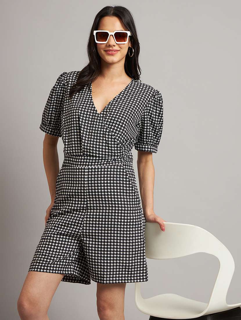 women houndstooth print puff sleeve romper