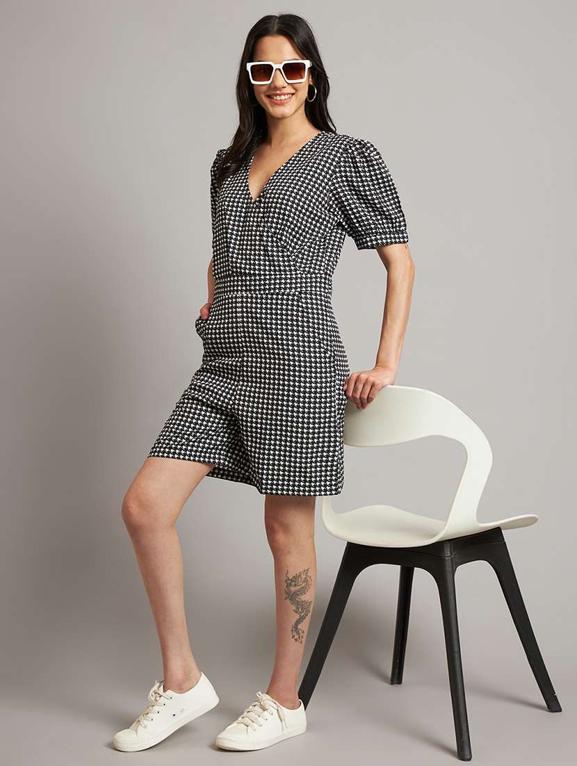 women houndstooth print puff sleeve romper - 22086848 -  Standard Image - 5