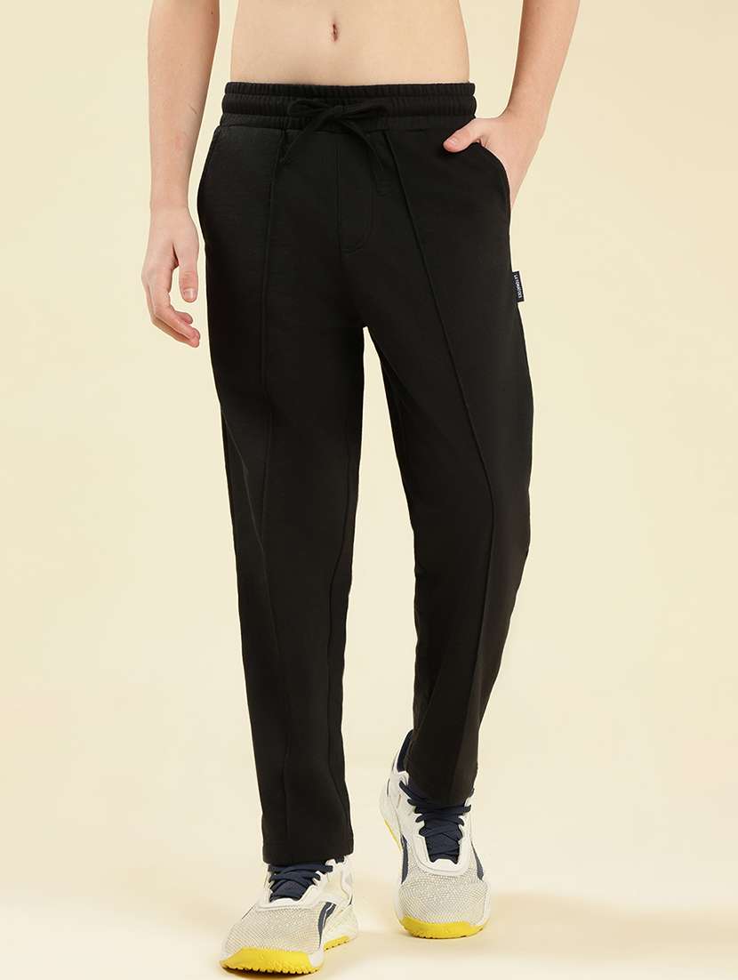 boys solid mid rise winterwear trackpant
