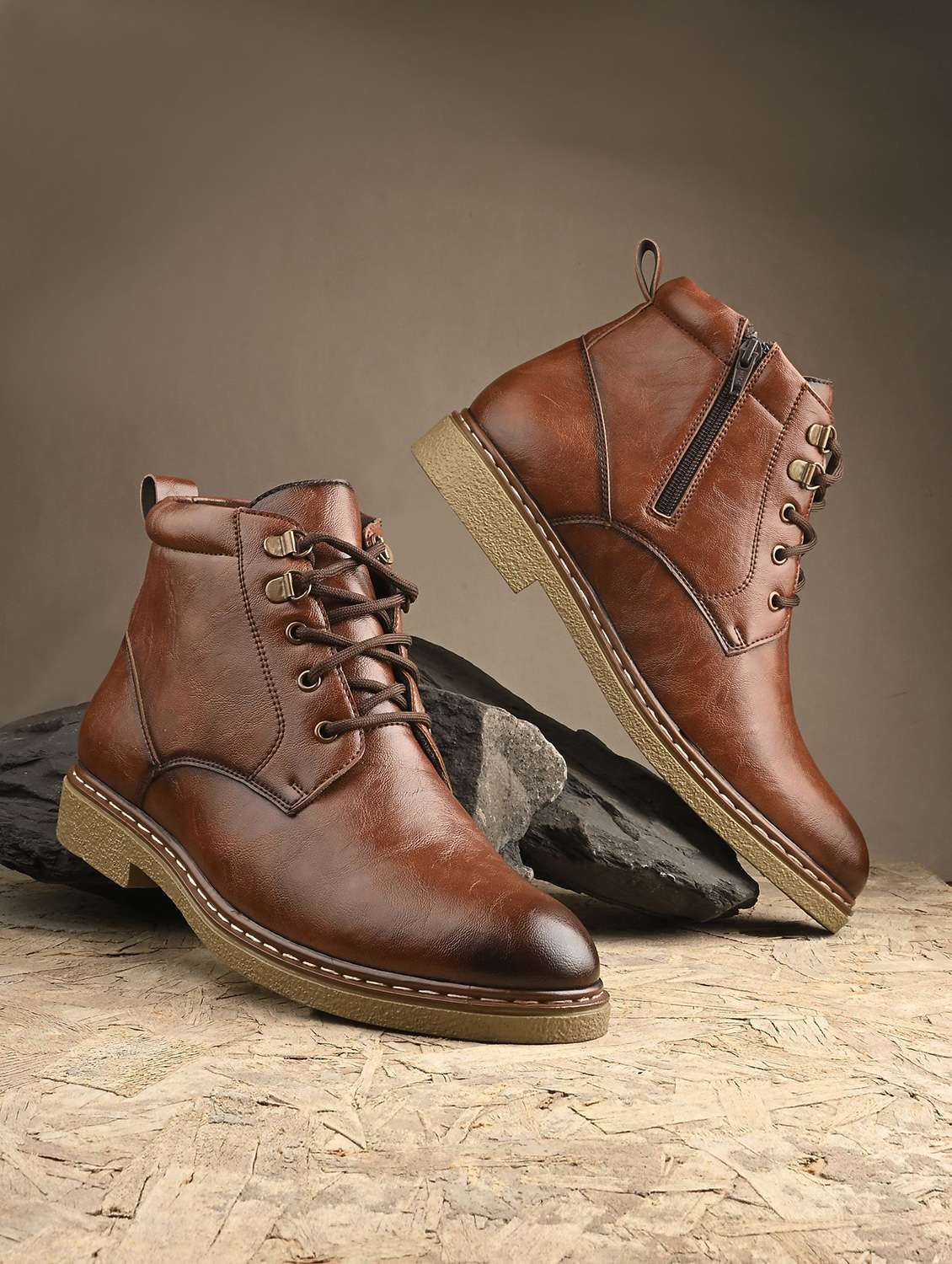 men brown lace up boot