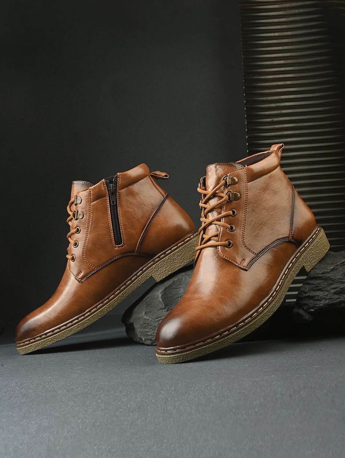men tan lace up boot