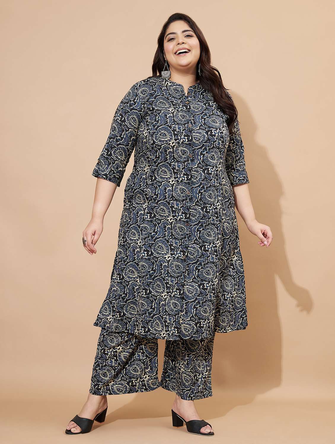 women plus size three quarter sleeve kurta palazzo set
