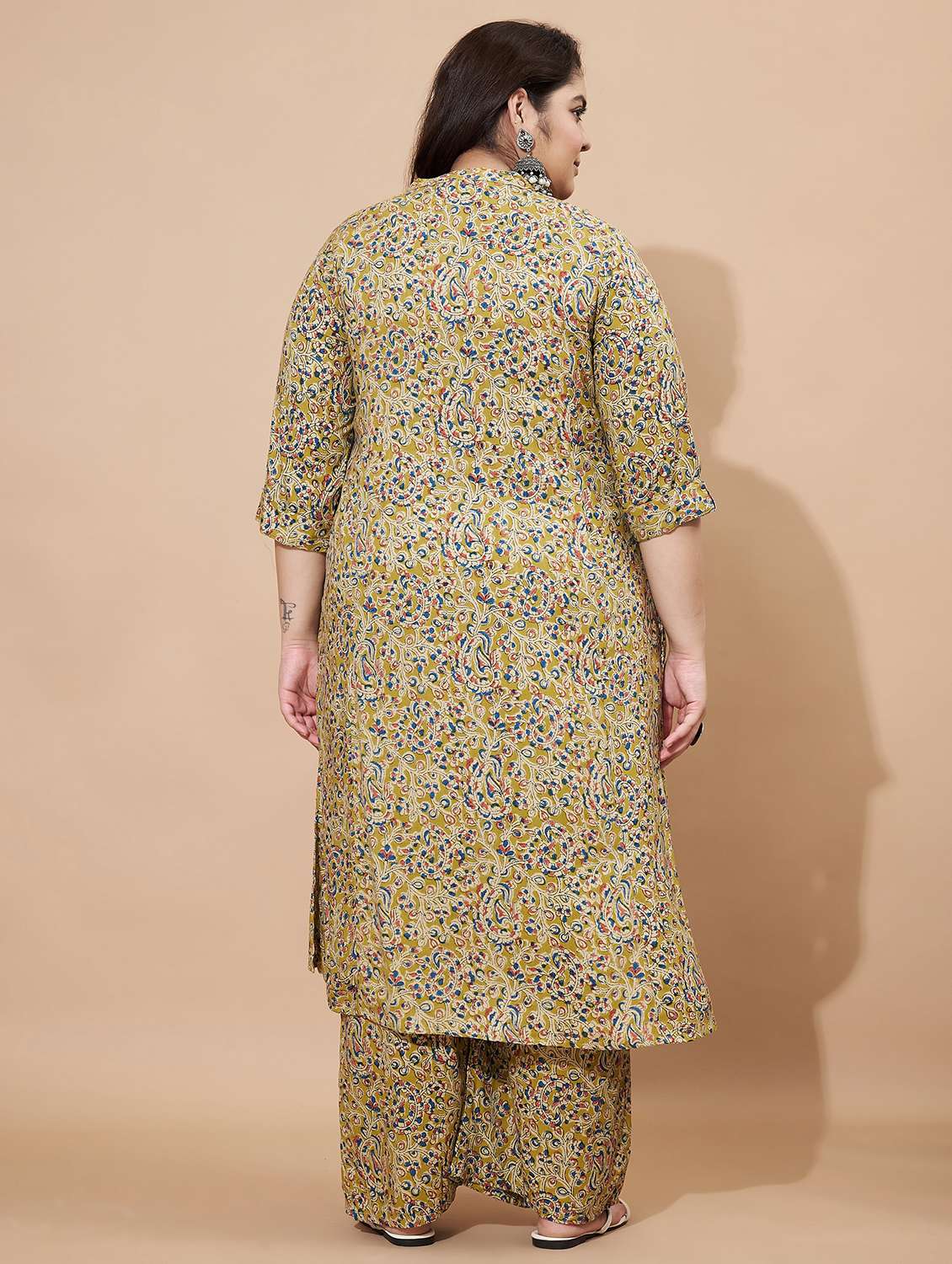 women plus size three quarter sleeve kurta palazzo set - 22088209 -  Standard Image - 3